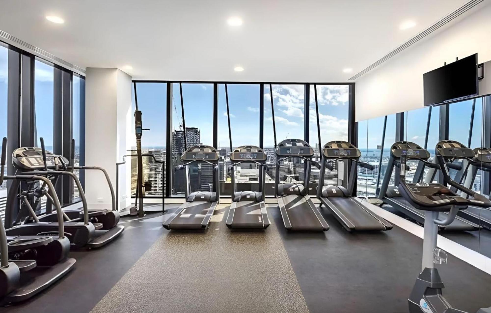 Wow On Collins Apartment *